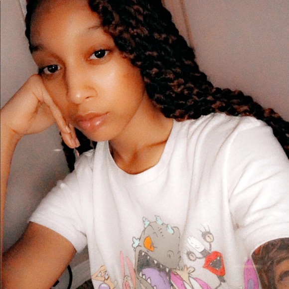 Meet your Posher, Nijah - Picture 3 of 4